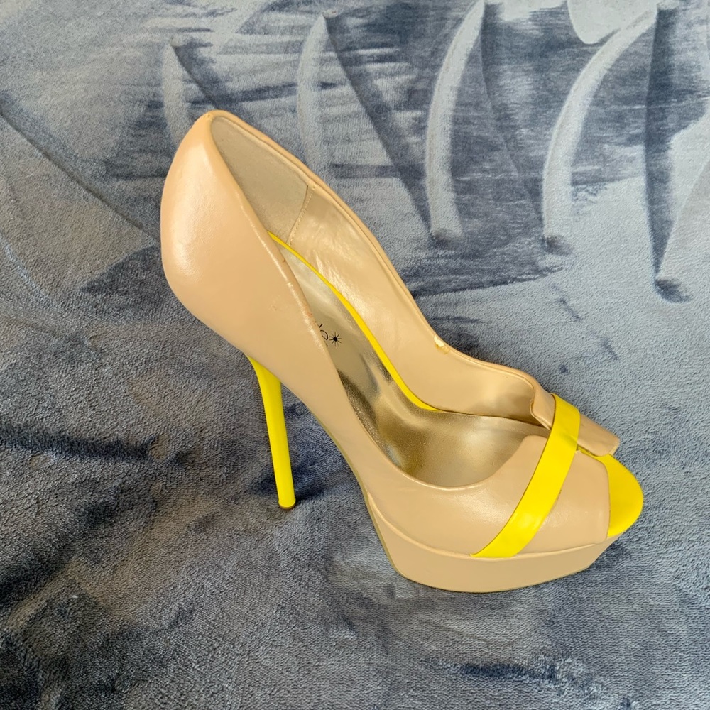 Shoedazzle* - Picture 2 of 12